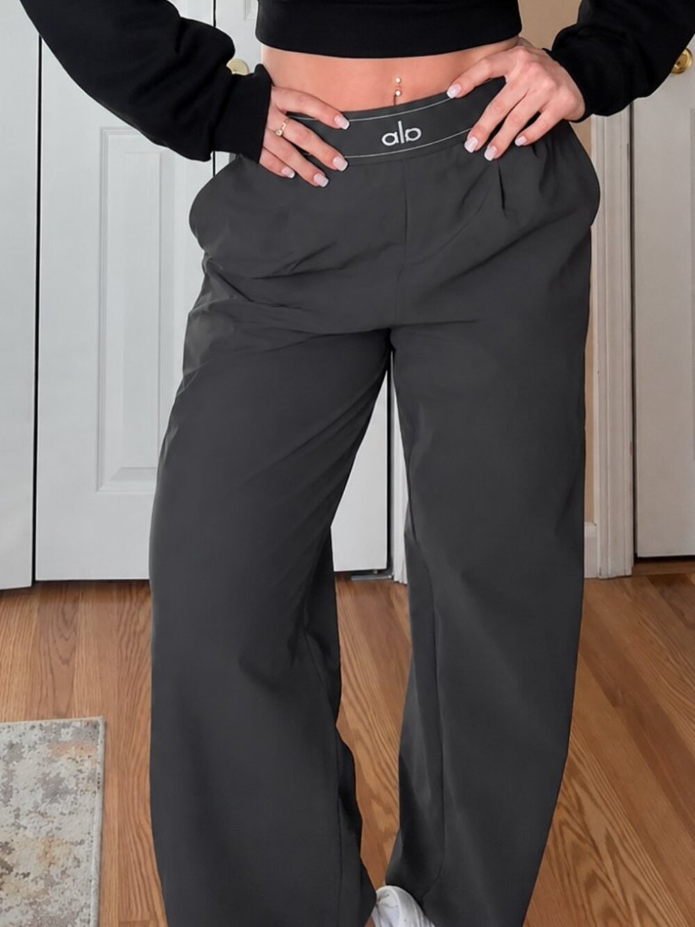 😆 NWT ALO Yoga Women's Dark Grey Suit Up Pants - (30” Inseam) | Travel Workwear